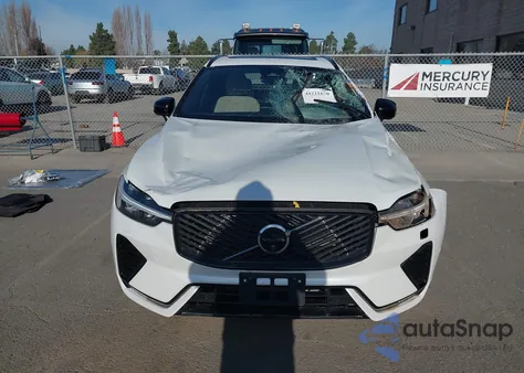 2026 Volvo Xc60 B5 Plus z USA, uszkodzony, nr VIN YV4M12RC4T1315130